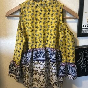 X-small Open shoulder blouse